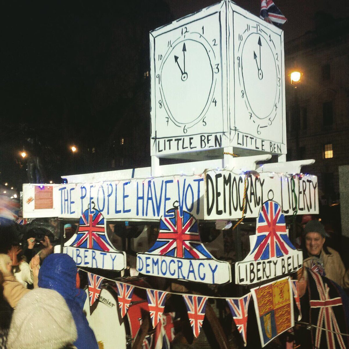 Engstfelder's tweet photo. Es war schlimm. Es hat weh getan. Es darf nicht das Ende gewesen sein. #London #brexitday #brexit #ltnrw #friendship2.0 https://t.co/BQokyDDNJQ