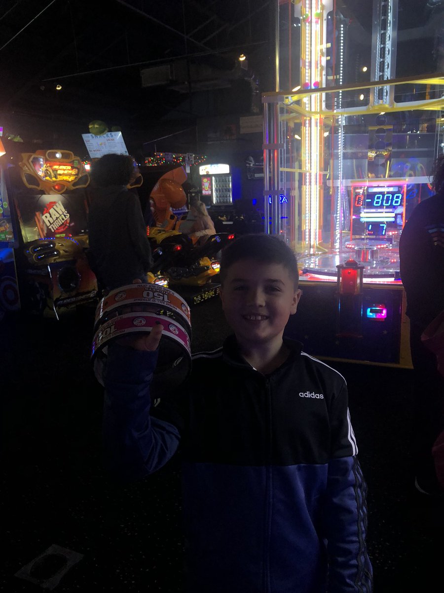 AmyRyanbc's tweet photo. Loved celebrating the end of the second nine weeks with these hard working students! They put the FUN in Charleston Fun Park! ❤️❤️@chpinckneyelem https://t.co/1EVUDJ7Ete
