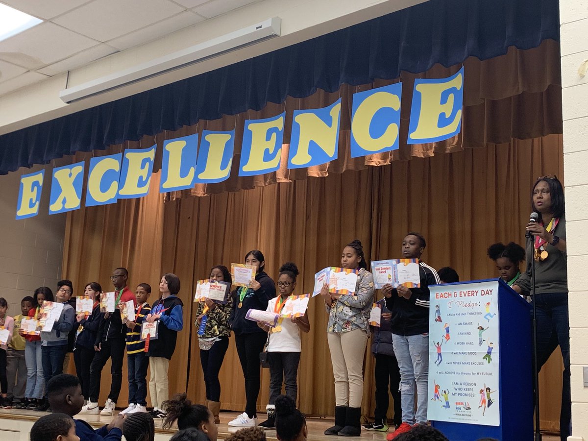 LadyNicoleAver1's tweet image. 2nd Quarter (K-5) Awards Day Cermony ⁦today ⁦@FrazierElement1⁩ . We are rising up to level up! #excellenceloading