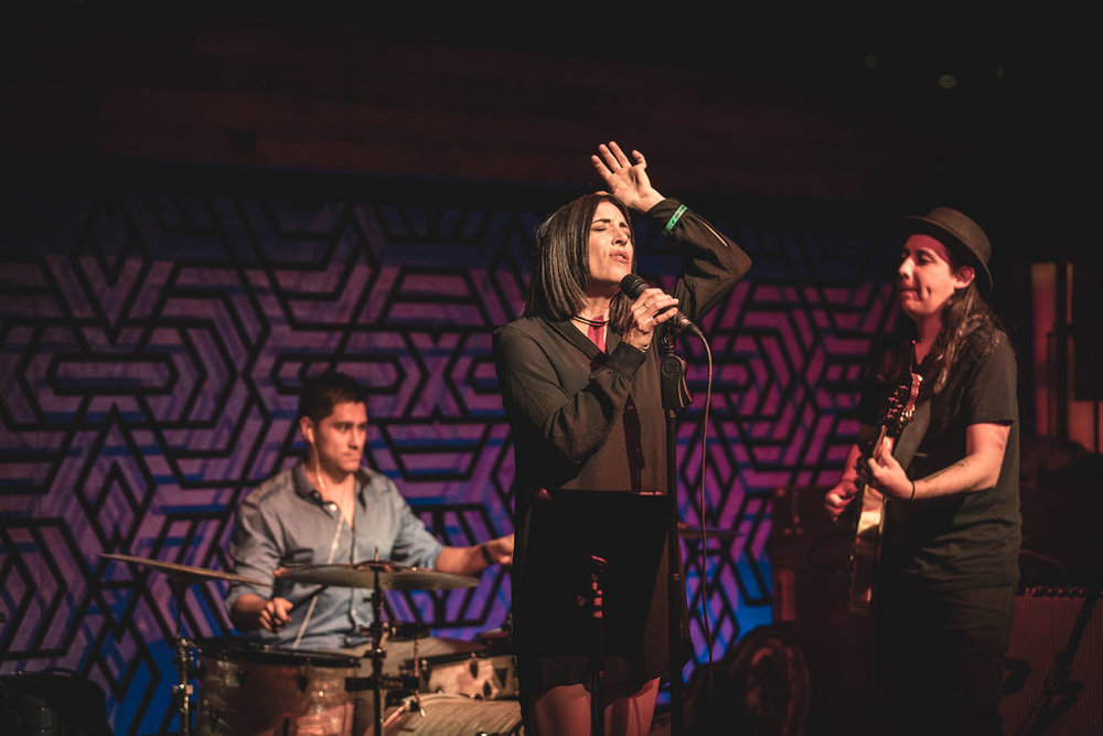 CenterStageBar's tweet photo. Kick off your Friday night with amazing live music! 💃 

#centerstagebaraz #livemusiccsb #hyattregencyscottsdale #scottsdale #scottsdaleresort #weekend #cocktails #livemusic #liveandlocal #music #entertainment #hyattregency https://t.co/DtPKpPx6Ls