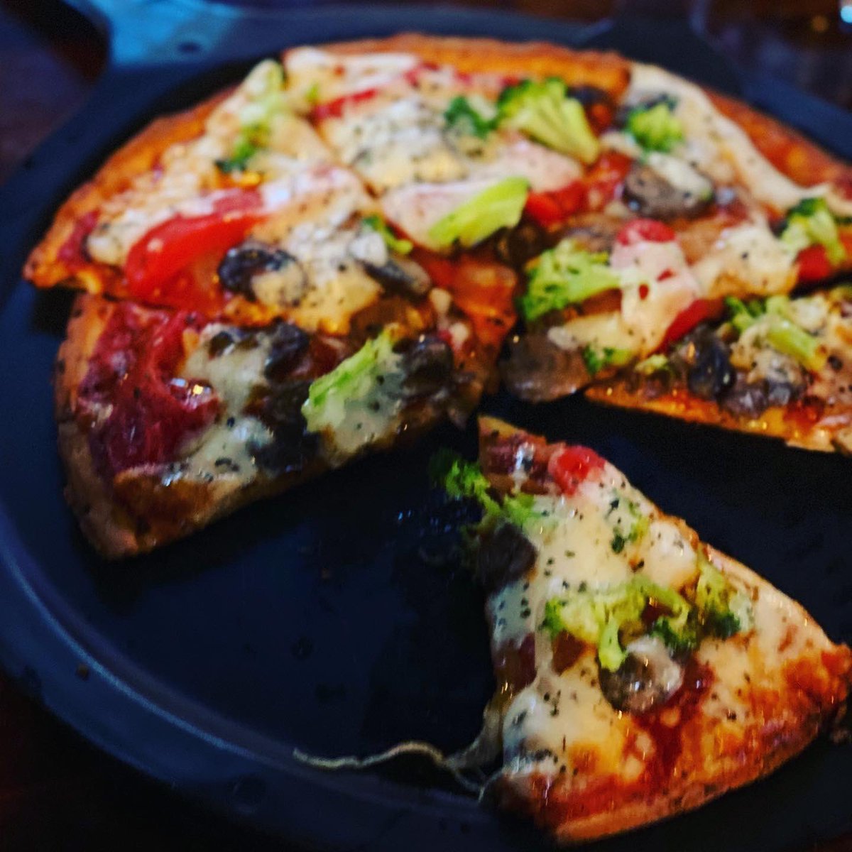 HabitatBuffalo's tweet photo. Come for the beer, stay for the food. 🍕 Or come for the food stay for the beer. 🍺 Either way - it’s all good at @SteelboundEVL. 
#thehousebeerbuilt #craftbrewtourcard https://t.co/4aAU9iCYVg