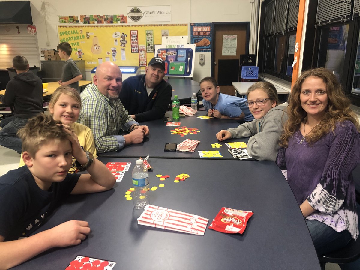 WaynePublicInfo's tweet photo. Great family PTO game night!!!#Waynecsd https://t.co/HcIplw7rAc