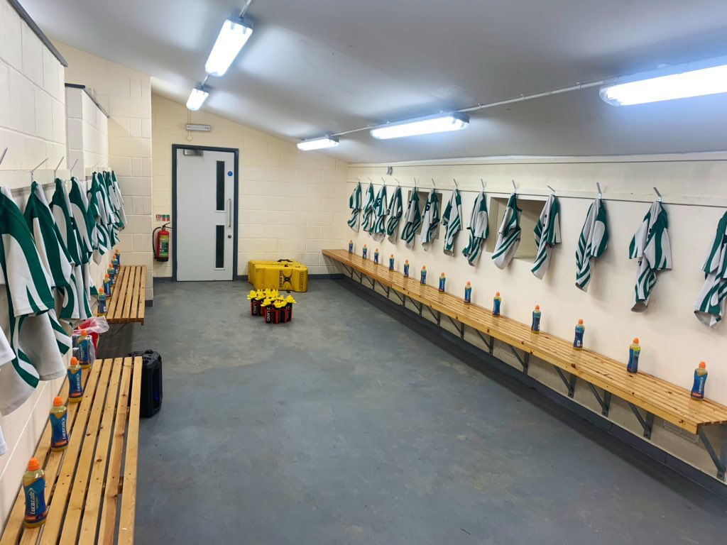 Jake_Allen3's tweet photo. Great for our @rhymney_valley boys to play at such a quality venue this evening, all the rain in the day &amp; the Pitch was brilliant! @CarmQuinsRFC 

Nice drive down to set up changing rooms early for the boys! 

#EarlyPrep #DOR #WannaBeKitman https://t.co/qXgrzhhTDZ