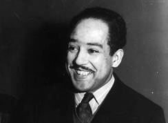 Charley58115169's tweet photo. 1902 Born 2/1 #LangstonHughes was a poet, social activist, novelist, playwright, and columnist from Joplin, Mo. He is best known as a leader of the #HarlemRenaissance. He wrote a weekly column in a leading #Black newspaper, #TheChicagoDefender. He died 5/22/1967 #BlackHistory365 https://t.co/6brzQgnLI6