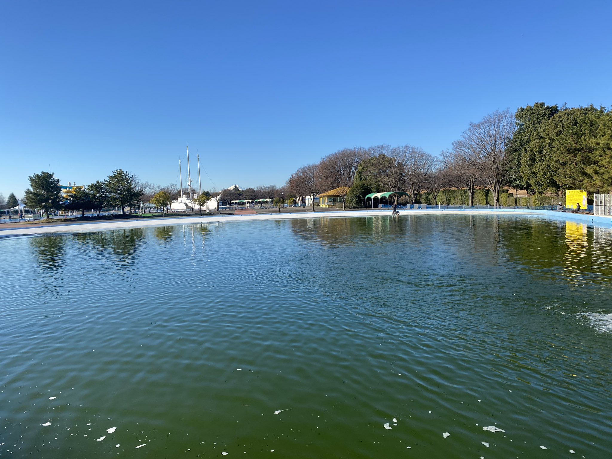 公式 川越水上公園 2月1日釣り場営業中 本日から2月 はやいですね 今日の川越は快晴 水温は10 昨日に引き続き少し風が強く感じます 釣り場売店にて大好評発売中のペレペレ 在庫残りわずか 早い者勝ちです 川越水上公園 川越 公園
