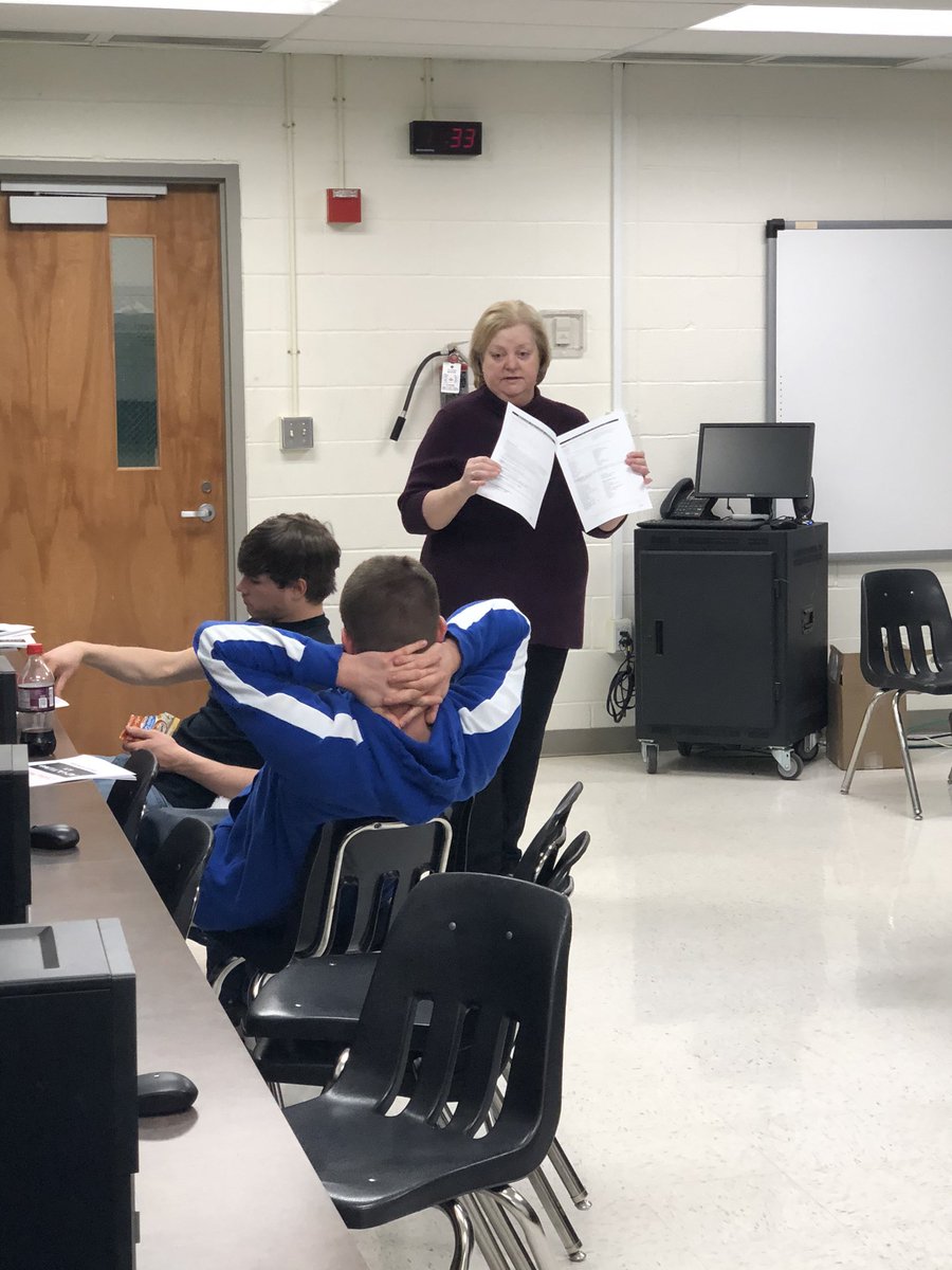 MoonsTabatha's tweet photo. Thank you to our community members who come out each Friday to teach our Seniors important Adulting skills! https://t.co/ewlBgHJtGh