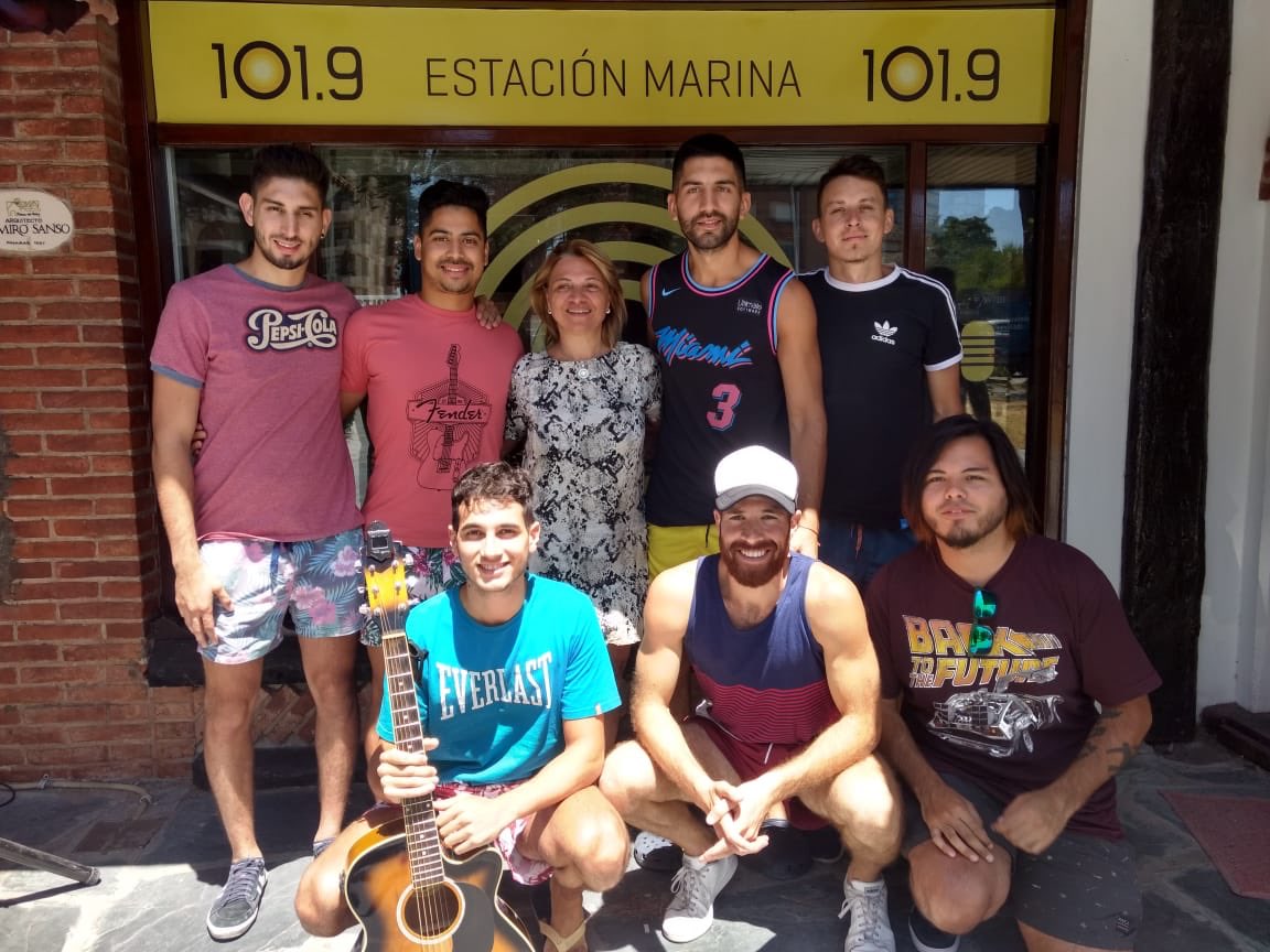 Hoy pasamos por el programa de Marcela Feudale #feudalecafe 🤟🏾🖤
<a href="/MarcelaFeudale/">Marcela Feudale</a> 
.
#pinamar 
Radio Estación Marina 
<a href="/estacionmarina/">Estación Marina</a> <a href="/estacionmarina1/">Estación Marina 1019</a> 101.9 PINAMAR 
LA CIELO 103.5 
.
Gracias por la nota y la buena onda! 
.
.
#lasalasdeicaro