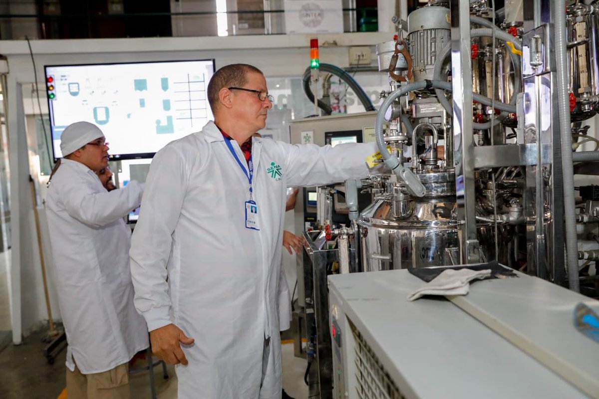 SENAComunica's tweet photo. #SabíasQue La Biofábrica, diseñada y construida por aprendices e instructores del @SENAComunica en #Palmira, ya cuenta con una patente de modelo de utilidad que nos permite escalar y llevarla a la industria. https://t.co/diQSZbRH5F