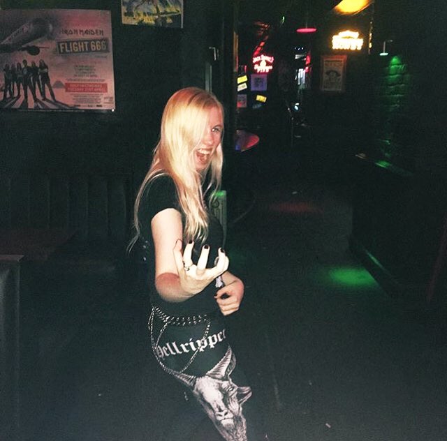 hellrippermetal's tweet photo. Amelia repping the goat leggings 🐐 https://t.co/KiW347JUmt