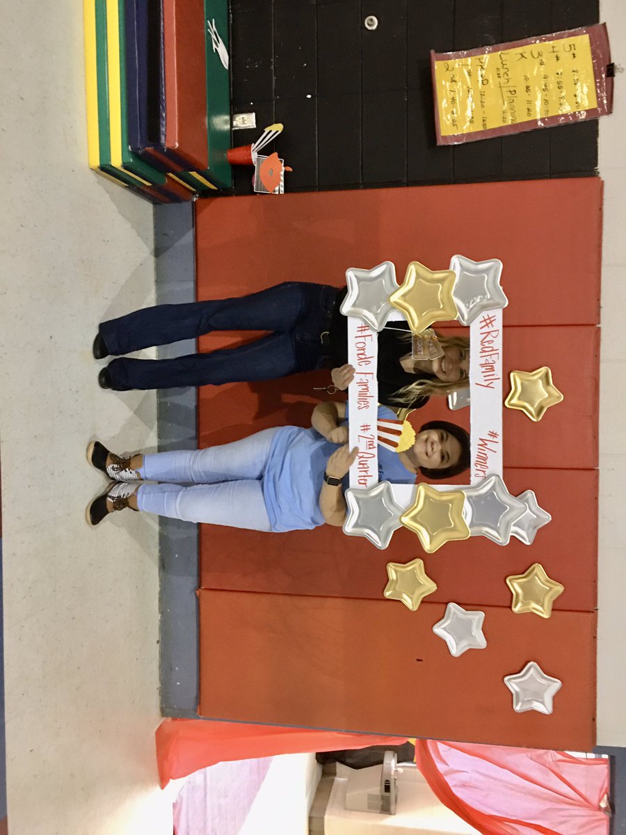 Fondeguidance's tweet photo. @FondeElementary red family is having a blast at our red carpet premier #dojowinner #poptabwinners https://t.co/WvEXEewDdZ
