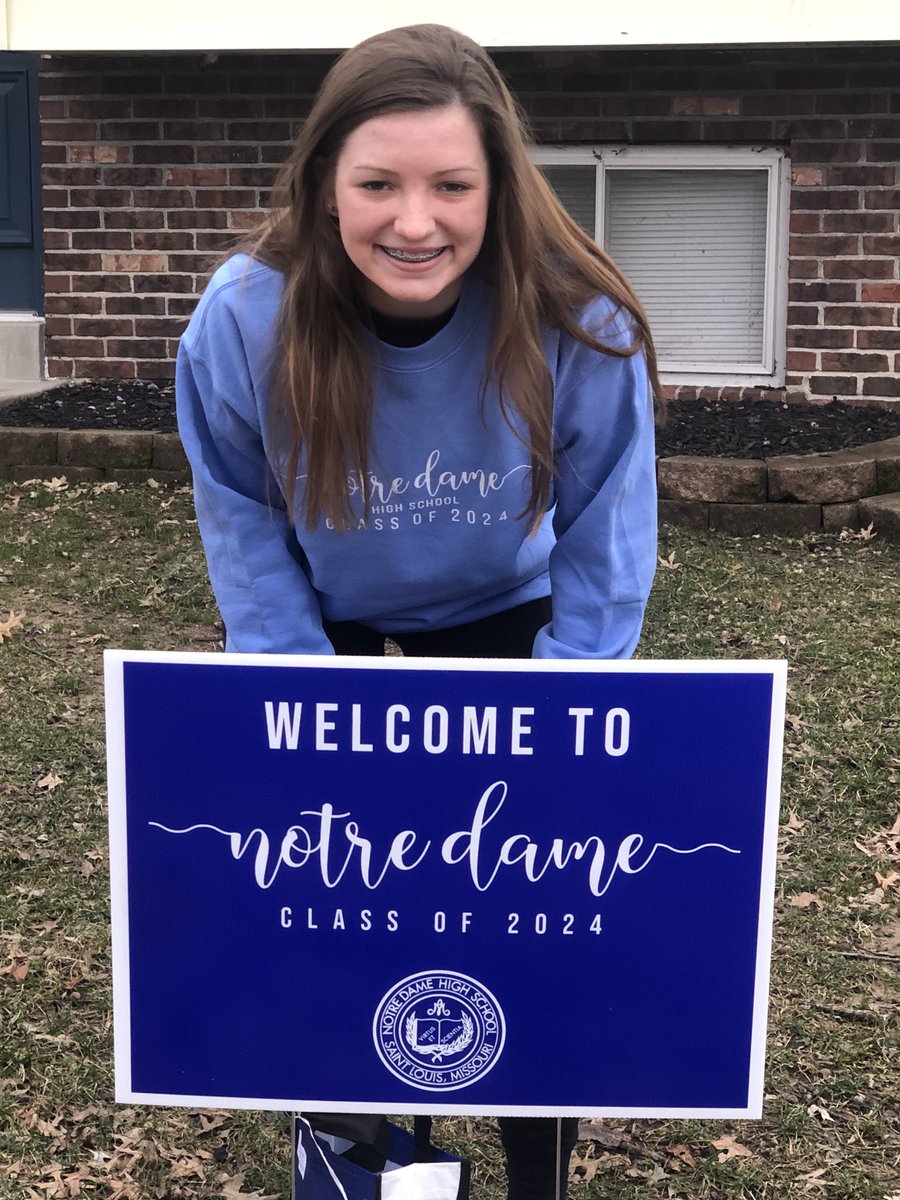 KimMcDaniel13's tweet photo. We have a Rebel in the house!!! ❤️Congratulations Mallory! 
I can’t wait to watch you do amazing things the next four years at Notre Dame! @notredameSTL @NDHSPresident 
#itsagreatdaytobearebel https://t.co/MAnzB2SdAa