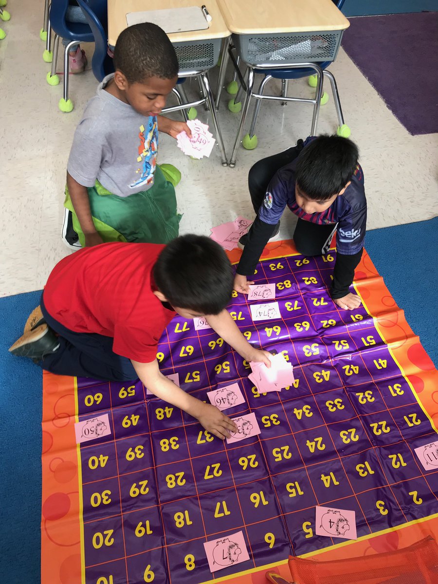 PeapTweets's tweet photo. 100th day activities in math this week! https://t.co/EUwfCQIbMF