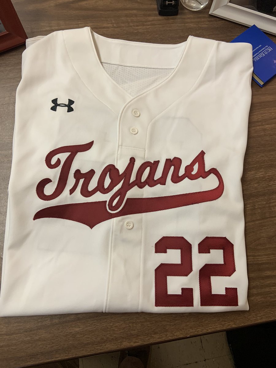 jPickett23's tweet photo. Home whites look fresh! Thanks @BSNSPORTS_Knox Brandon McCormack. https://t.co/zkViQex1jg