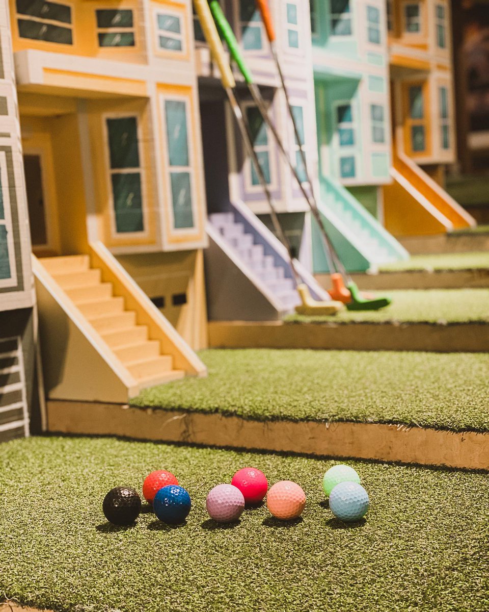 SubparMiniature's tweet photo. Are you ready for the weekend? 🙌🏼⛳️Nothing better than playing miniature golf on Friday afternoon 💪🏼 Today and tomorrow we gonna do glow-in -the-dark golf starting at 7:30 pm so feel free to come in and play with us! ✨

#minigolf #subparminigolf #ghirardellisquare https://t.co/EG7cPo2EjZ