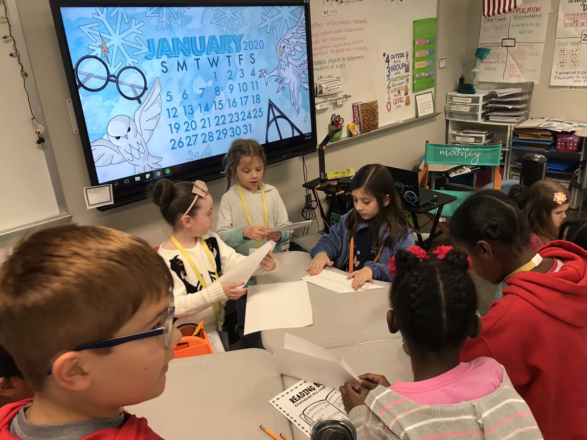 TechyMooney's tweet photo. We loved having @LOakesclass come teach us how to make paper airplanes today! #classbuddies #wearewells https://t.co/aWAxbAw5Pc