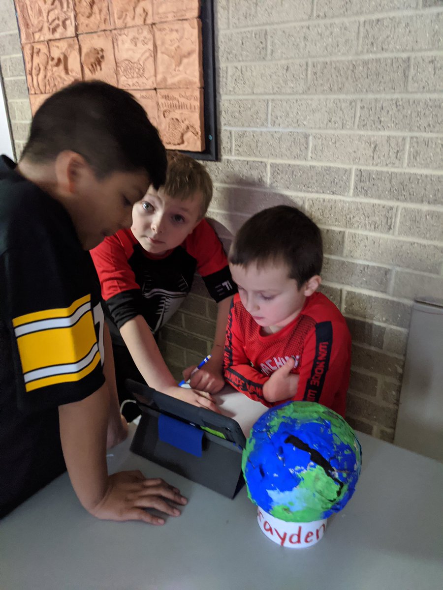 HooverWAWM's tweet photo. Solar system live!  Our first graders went public today https://t.co/mshnNBo1ek