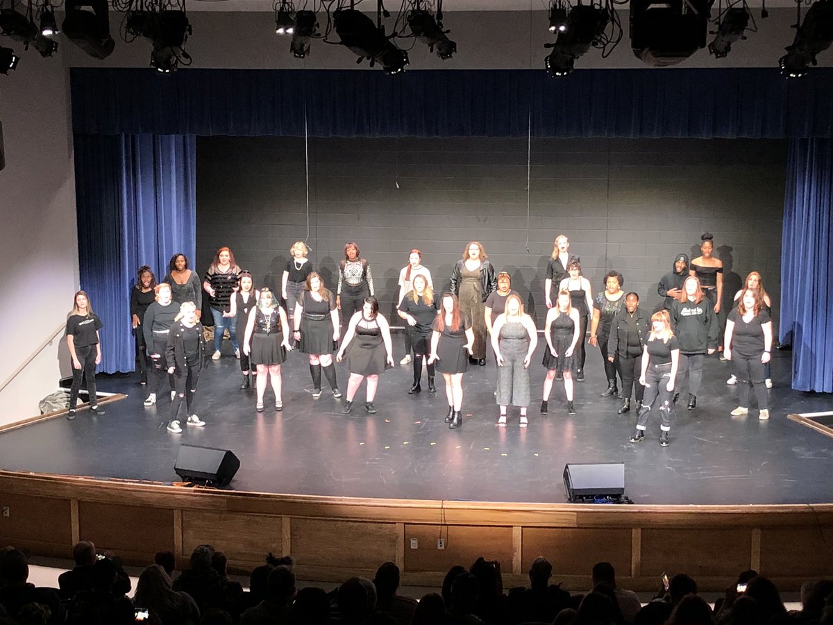 SammiKateP's tweet photo. People ask me why I spend my Friday evening at @ButlerTech when I’ve been there all day. The answer is simple... because of my kids!! They may not remember my being there in a year, but they remember tonight!! #vocalshow #onebutlertech #leadwithlove #proudteacher https://t.co/7iMwYfJoDF