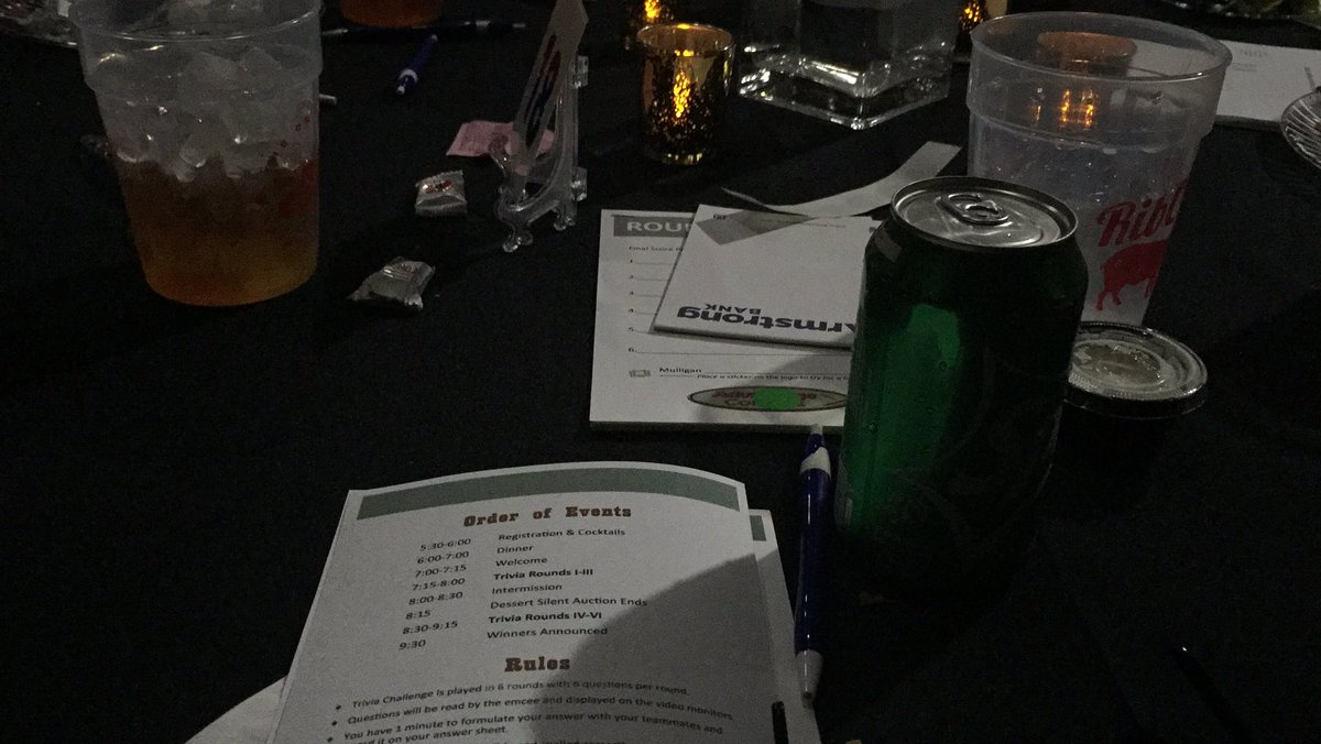 edchoate2's tweet photo. Trivia Night dinner involved choice of mild or hot bbq sauce in unmarked bowls. I chose unwisely. Wish I had an after-dinner mint to cleanse my palette. https://t.co/gLxktfGSG3