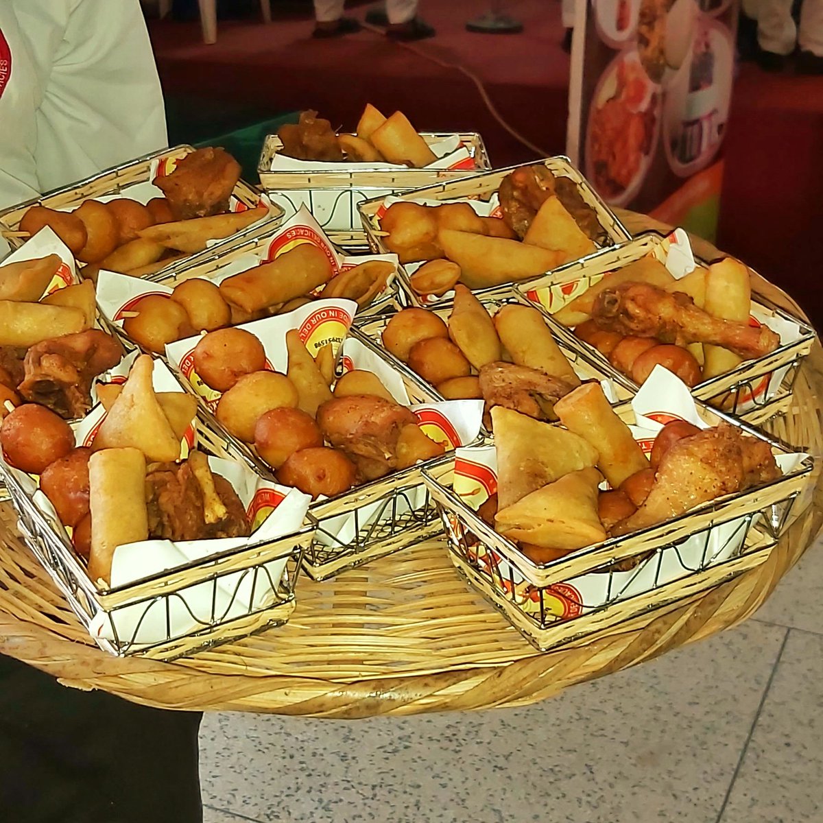 teelicksFoodies's tweet photo. Your crispy deliciousness
#teelicksfoodies
#smallchops #smallchopsvendor #foodie #smallchopsinlagos #smallchopsvendorsinlagos #naijaweddings #nigerianfood #smallchopsinibadan #naijafoodie #smallchopslovers #smallchopsdelivery #fingerchopsncocktails #africanfood #nigerianfoodie https://t.co/ZgCmaiRROC