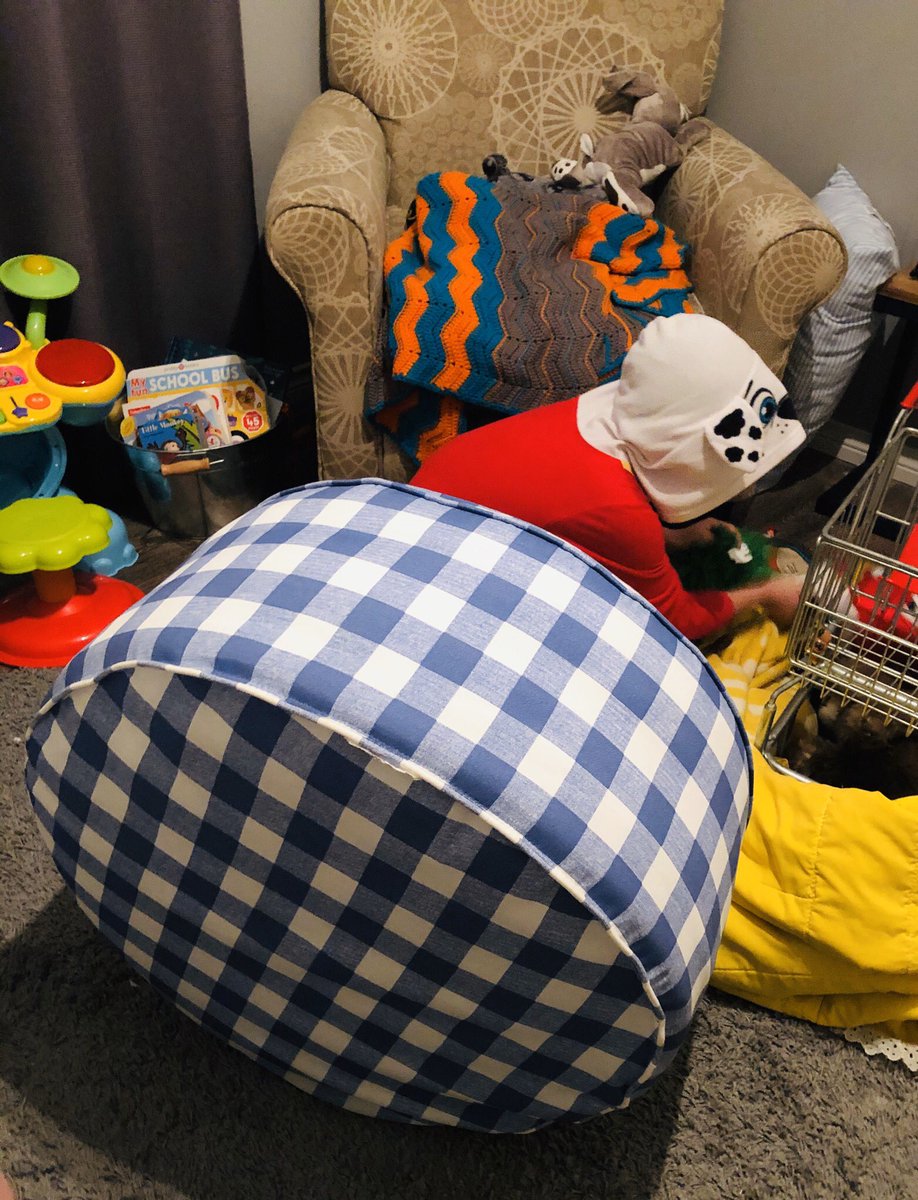 mrskellyorr's tweet photo. My Mama heart is happy!! Andy just made his own puppet show in the style of @DennisLee (his baby was Hot Sauce instead of nana puddin) and he even incorporated the quality of honesty he learned from @Boosterthon today! #proudmama #nanapuddin #striblingstar https://t.co/FuKIdt5C7R