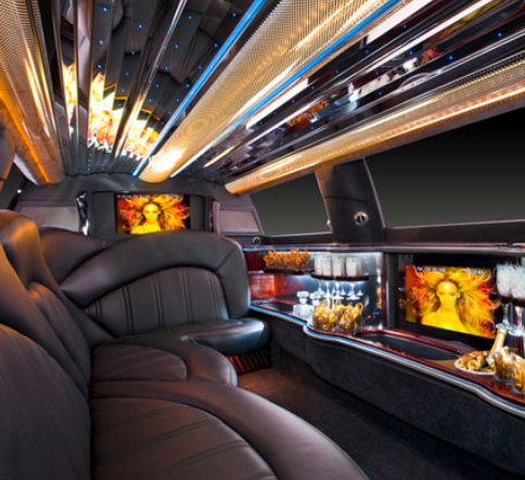 eagleeyelimo's tweet photo. Why do our clients love the Lincoln MKT limo? https://t.co/ftSQQRrAy3 https://t.co/EMTOym22x7