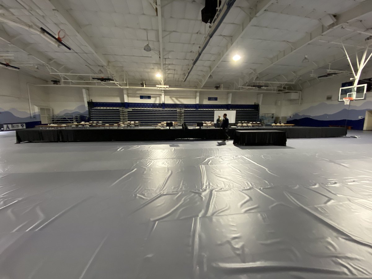 ASRobotix's tweet image. Setting up for tomorrow’s Robotics qualifier competition!@AshevilleSchool #GoBlues #FTC