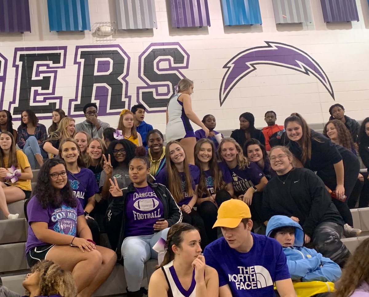 CoxMillSb's tweet photo. Supporting our @CMHS__WBB and @CoxMillBBall tonight! ⚡️🏀 Go chargers! #millmentality #builtatthemill #ladychargersoftball #teambonding #teamlockin https://t.co/LgK9GkyYnQ