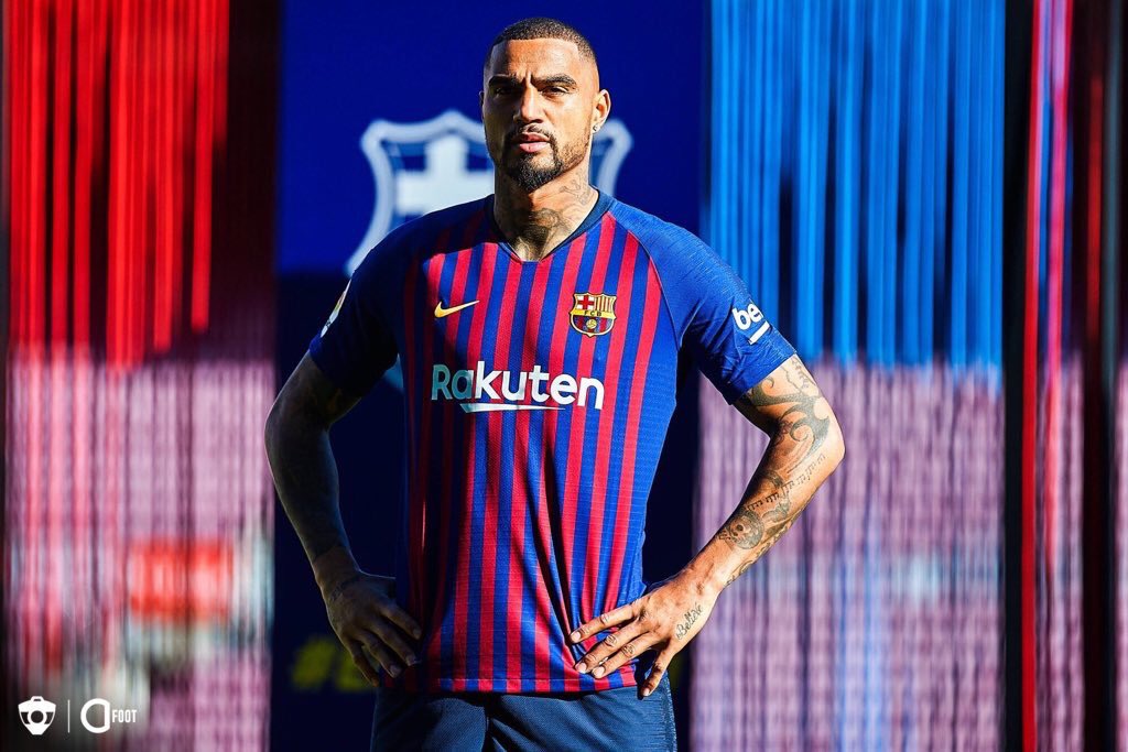 ActuFoot_'s tweet photo. Kevin Prince Boateng change de club pour la 13e fois en 12 ans.

🇩🇪 Hertha
🏴󠁧󠁢󠁥󠁮󠁧󠁿 Tottenham 
🇩🇪 Dortmund
🏴󠁧󠁢󠁥󠁮󠁧󠁿 Portsmouth
🇮🇹 Genoa 
🇮🇹 Milan
🇩🇪 Schalke 
🇮🇹 Milan
🇪🇸 Las Palmas 
🇩🇪 Francfort
🇮🇹 Sassuolo
🇪🇸 Barcelone
🇮🇹 Fiorentina
🇹🇷 Besiktas

Jamais plus de 2 ans dans un même club. https://t.co/uaEWCvkQv8