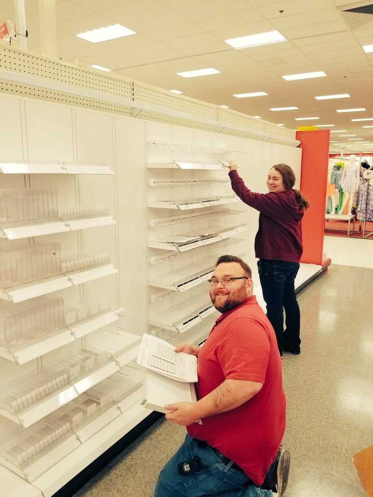 Dream team!!! I have some of the best from all 3 mid Mo stores helping with the T0752 remodel! Overnights, daytime, service ambassadors, etc all making it happen for our guests. 🎯 <a href="/kakajg2002/">Kim Kirkendoll</a> <a href="/kenz_byrd/">Kenzie Byrd</a> <a href="/jackson1_jason/">Jay</a> #buildabetterstore #2020remodel