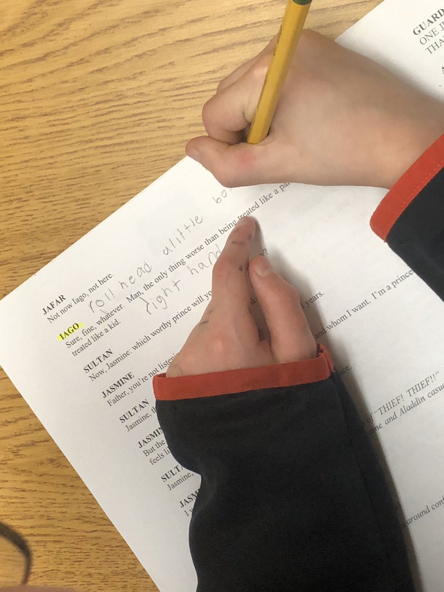 WOSnews's tweet image. Second graders are so dramatic...as they examine emotions of their characters and rehearse lines and gestures for their upcoming performance of Aladdin. @stageleftct  #mrslukeWOS 🧞‍♂️