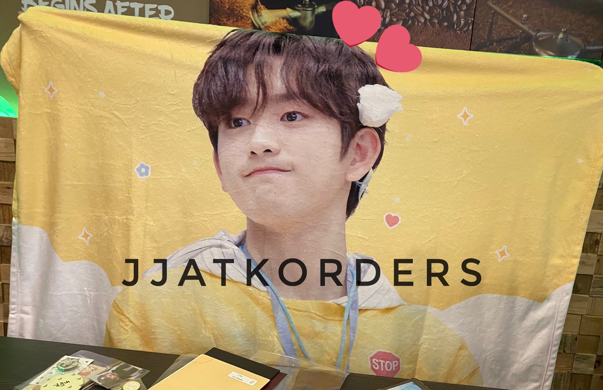 Thank you so much <a href="/SLOWLY_JY/">SLOWLY</a> ! The  calendar and blanket set are so beautiful 😍😍💚💚