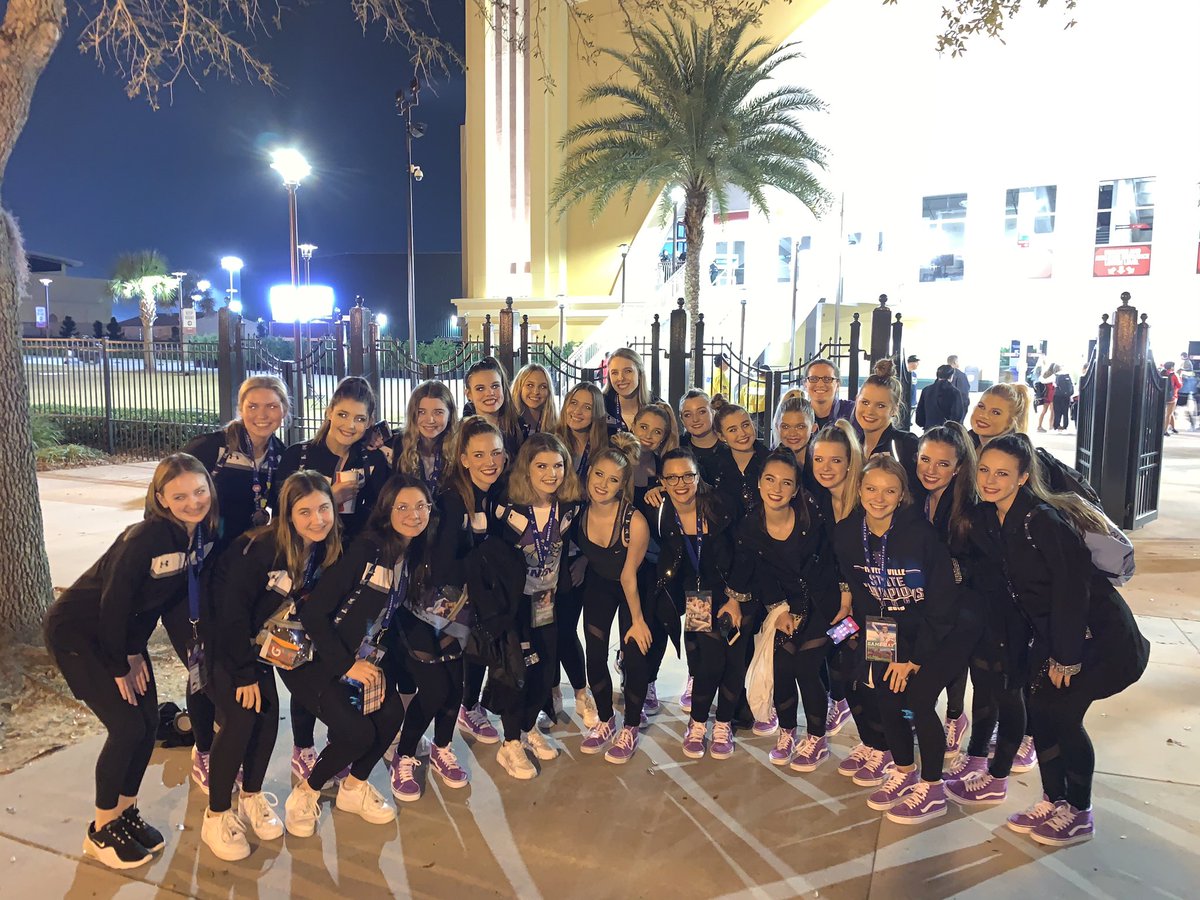 FayBulldogs's tweet photo. This team has made it to the UDA national semifinals tomorrow in both Pom and HipHop! @fhsdanz https://t.co/5nblFDmH6f