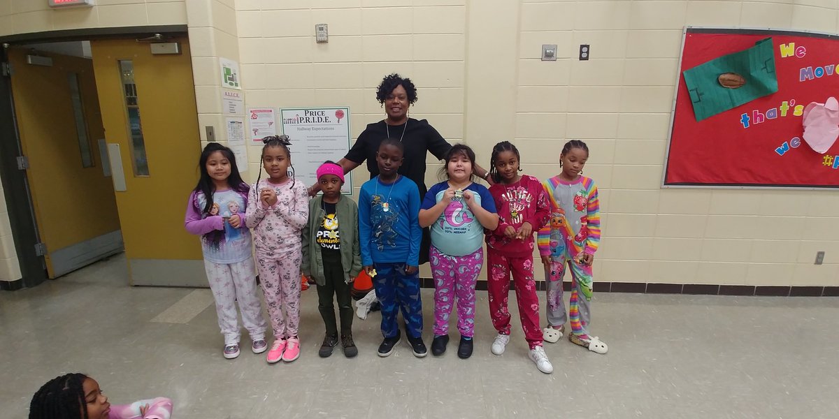 DCollier5's tweet photo. Check out all of our "Owl"mazing @PriceOwls Honor Roll and Perfect Attendance students! #thepriceway https://t.co/s240ZT73hB