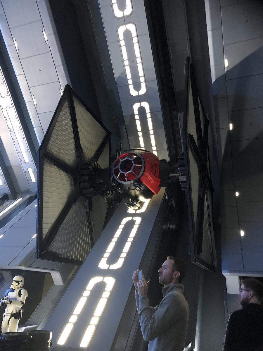 SophieGooner's tweet image. #BacktoBatuu The Boarding Group/virtual queues has worked well for me. 10 and 8 last 2 days so ride done early, before problems arise, rest of the day to do my own thing worry free #RiseofResistance