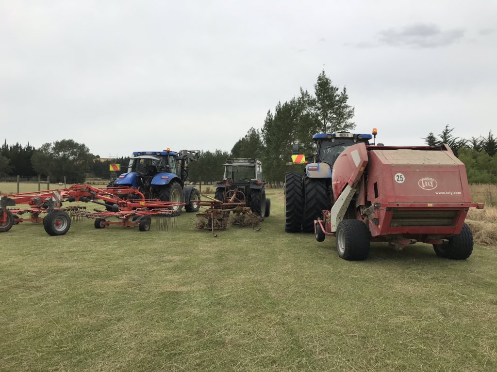 SouthernFD's tweet image. It’s been a big day cleaning up from the previous wind event before the next one.