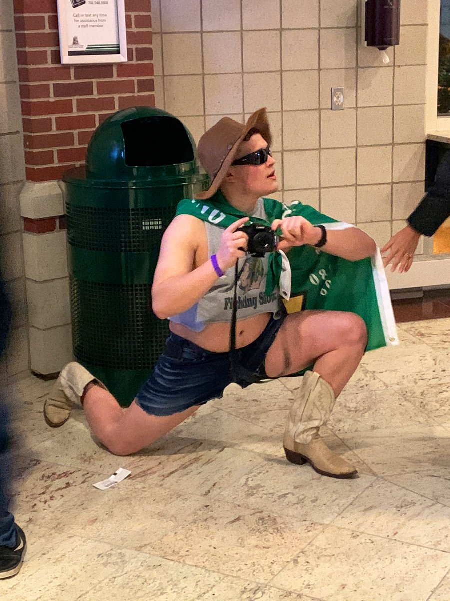 WHAT IN THE HILLBILLY YEEHAW ? #siouxyeahyeah