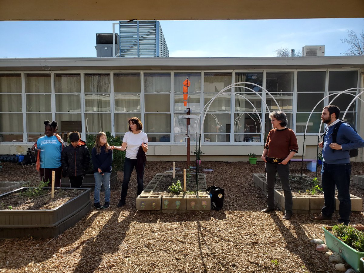 Out exploring our school garden with our special visitors today! We loved showing them all the work that has been put in by our staff, students, parents and community partners. @CARES_ASP @FairOaksES @mdusd_stephanie @ejamesrego @Rosa_MdusdCARES @MtDiabloUSD @JsachsMDUSD