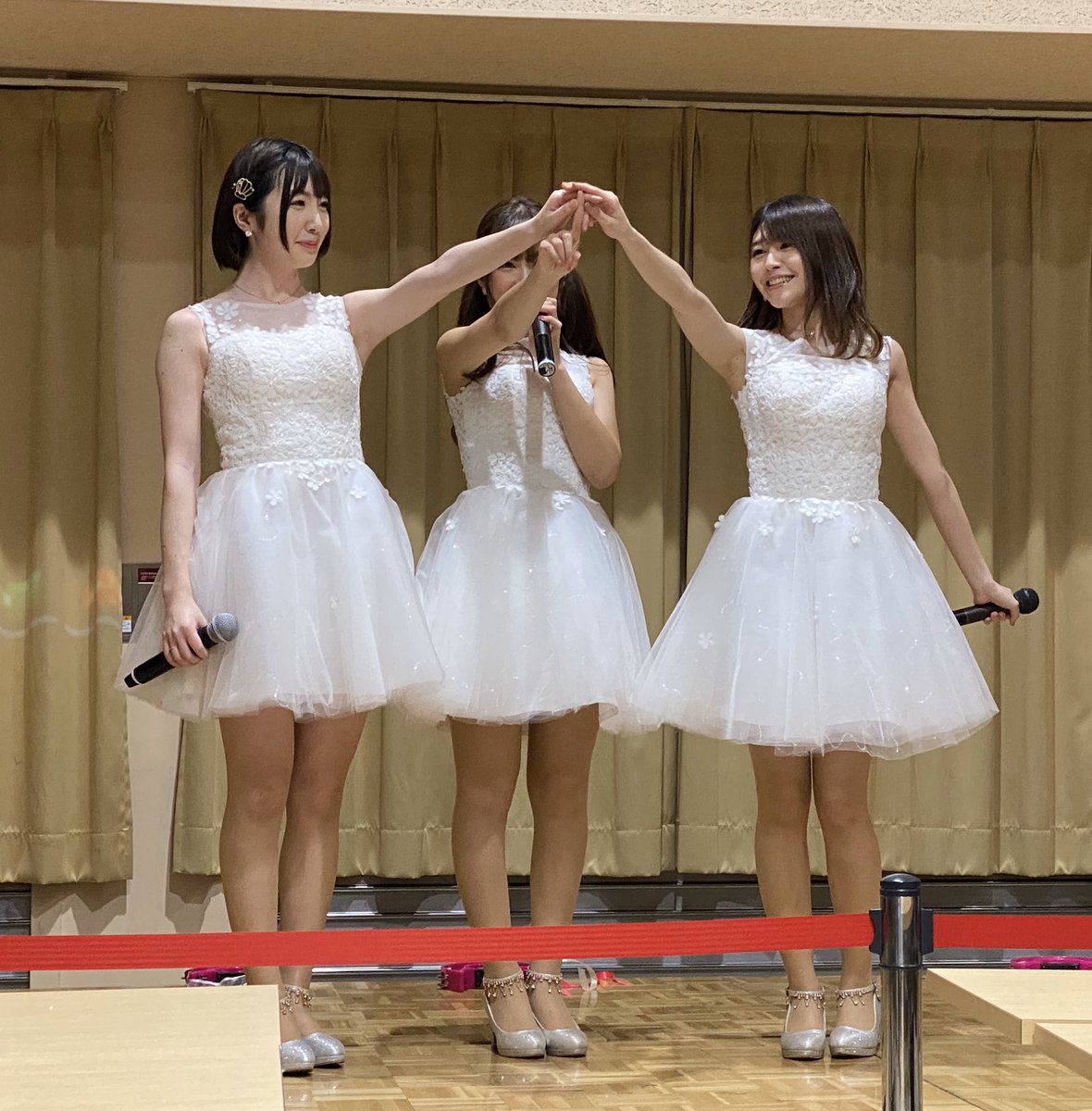 すらちゃんggg On Twitter その３ 2020年1月26日 日 第１回八食パワーズカップ E Sports大会 ハーフタイム Pacchiとシンデレラ６人での ダンスもありました シンデレラマジックeast 真理奈 まりりん 愛 あいにゃん 赤石美友 みゆのん 八戸 アイドル