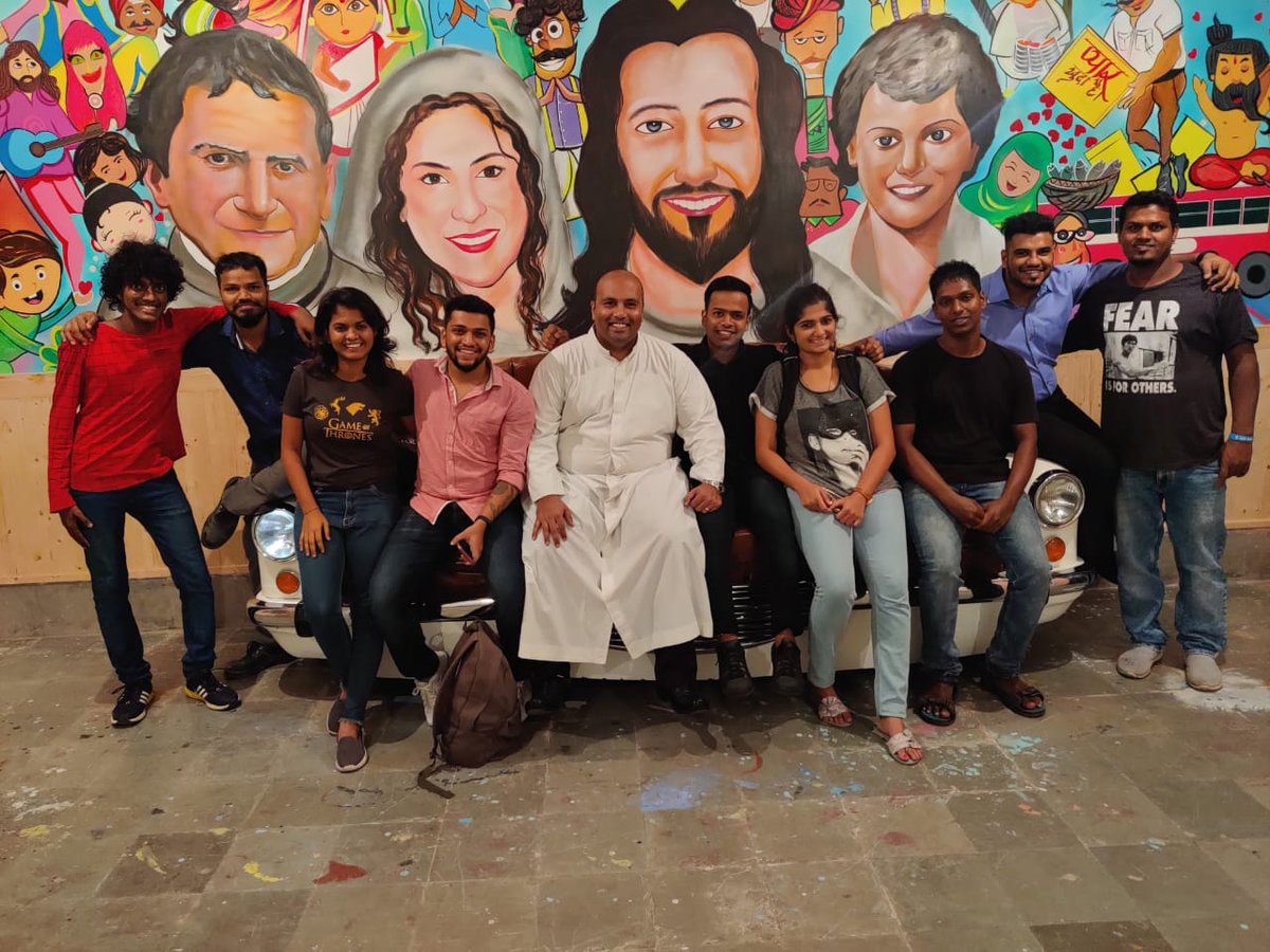mumbaisalesians's tweet photo. The Don Bosco Youth Services #DBYS Matunga with a renovated, refurbished, refurnished facelift-makeover, creatively conceptualised with the aid of Father Ryan of @archbombay was inaugurated by Father @saviogreenline on 31 January 2020
#BISMumbai https://t.co/dMEMXWK5em