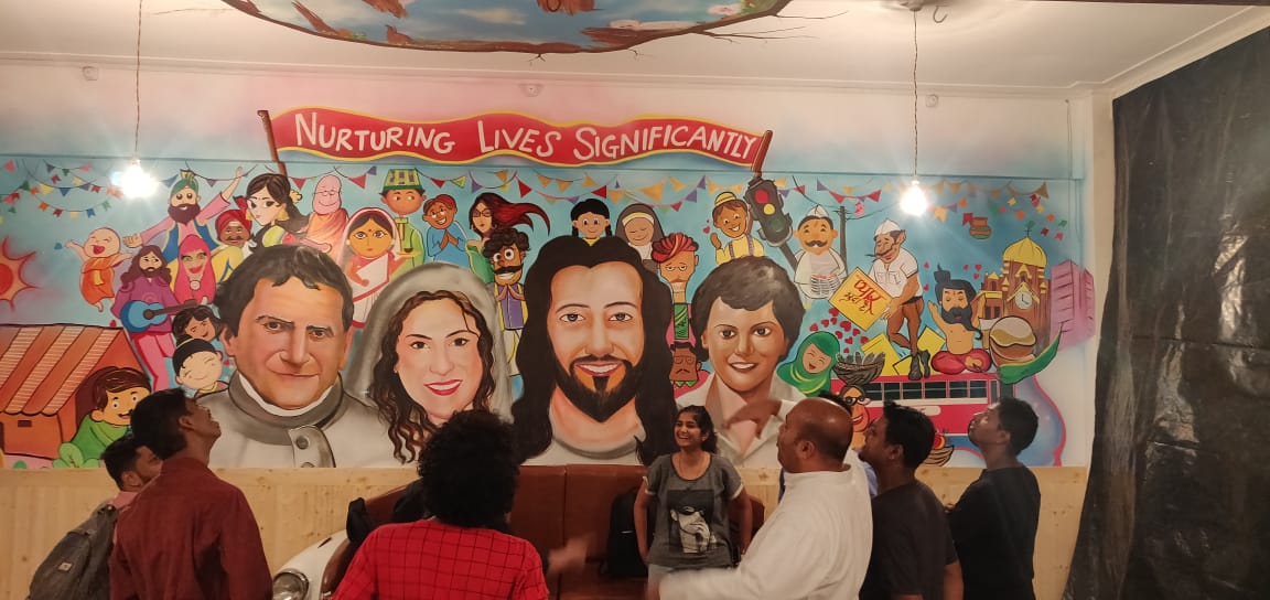 mumbaisalesians's tweet photo. The Don Bosco Youth Services #DBYS Matunga with a renovated, refurbished, refurnished facelift-makeover, creatively conceptualised with the aid of Father Ryan of @archbombay was inaugurated by Father @saviogreenline on 31 January 2020
#BISMumbai https://t.co/dMEMXWK5em