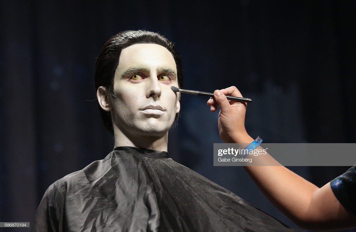 drakkorex's tweet photo. Exciting to realize that the actor playing F8 (Alex Diehl) is the same person as the Data model for MAC Cosmetics during STLV 2016!!!
#StarTrek #StarTrekPicard #Picard #Data #Synths #MapsAndLegends 
https://t.co/vnfSrMd5aH https://t.co/dThTeDpGHM