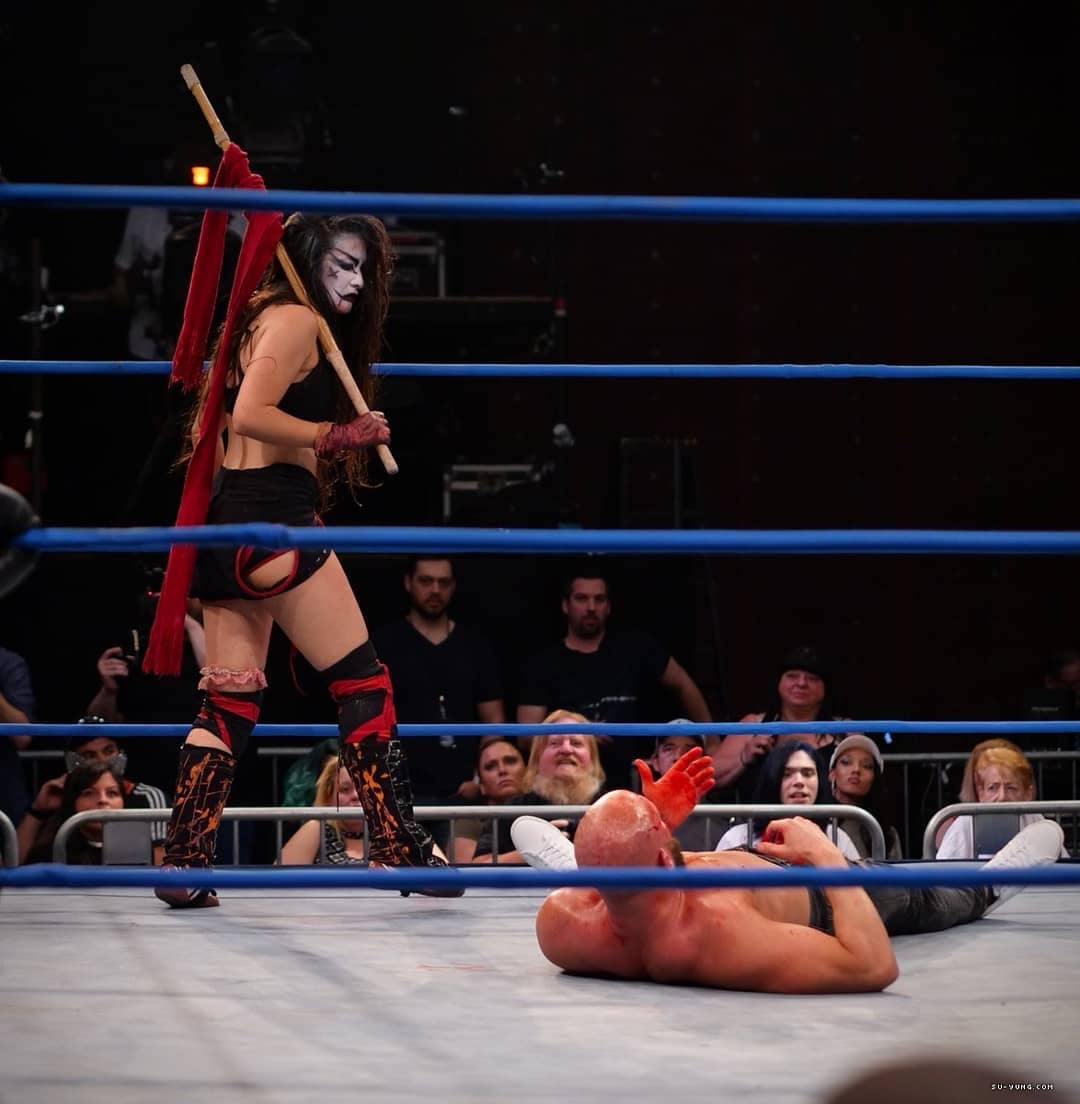 shadow__darker's tweet photo. Braxton Sutter got blood mised for trying to propose to su
#suyung #süyüng #suyungwrestler #braxtonsutter #impactwrestling #impactwrestlingfans #impactwrestlinglive https://t.co/7GO8xNIlz4