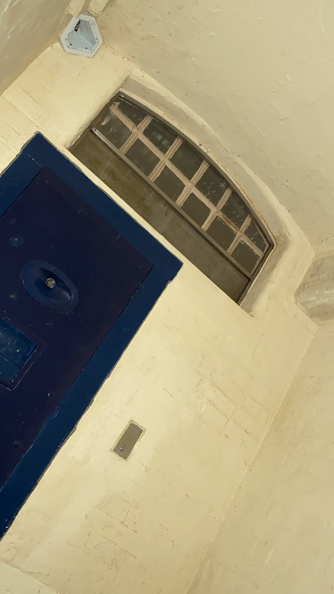 Catching a few zzzz before the early rise and shine. 

I still feel the tingle in my legs 🤪