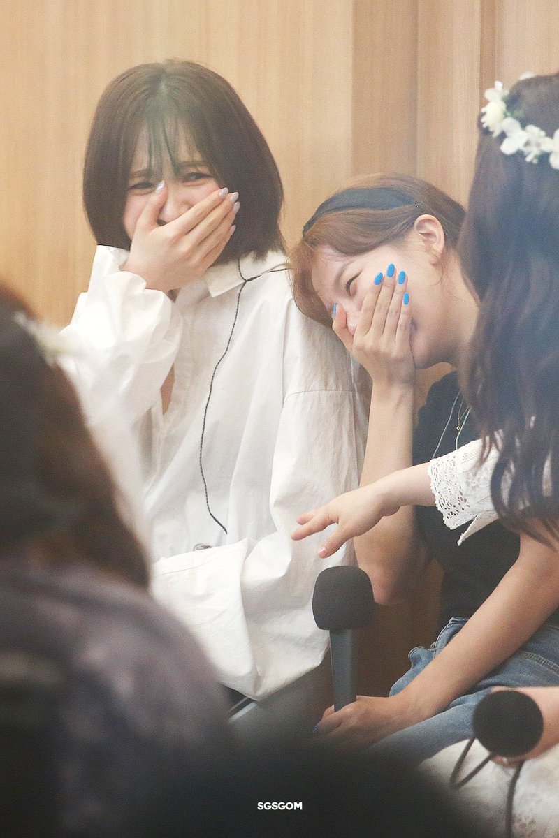 Bonus: Seulgi being uwu soft for her Wannie