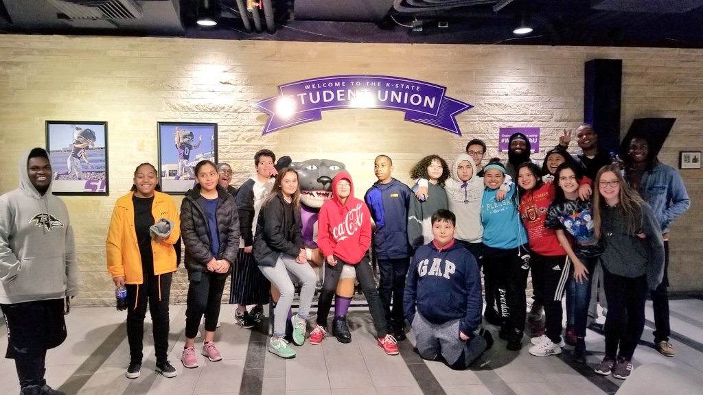 ClubMHK's tweet photo. Thanks for the show @KSUSigmas The Club had so much fun tonight!! We love exposing our teens to the great college atmosphere and what better way than showing them what Multicultural Greek life is all about👏🏽👏🏽👏🏽 https://t.co/N0Za8JZlHm