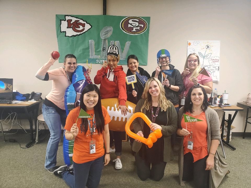 mrsweihrauch's tweet photo. A Super Bowl sized thank you to @JRE_PTA for the awesome lunch tailgate today! #jrerocks #fetchjoy https://t.co/lK9l4bRaeK
