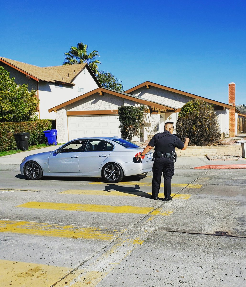 💙Many thanks to @sdschoolpolice for stopping by Ericson this afternoon to ensure that our families have a safe passage from school. We sincerely appreciate you!
#gratefulvikings
#weloveourofficers
#BetterSD 
<a href="/sandiegounified/">San Diego Unified School District</a> 
@friendsofericson