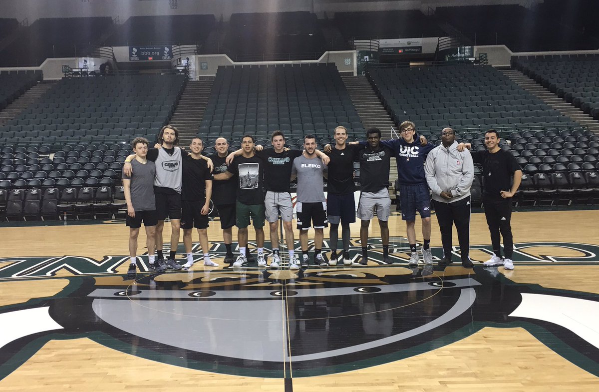 UIC B-Ball Managers (2-1) tweet media