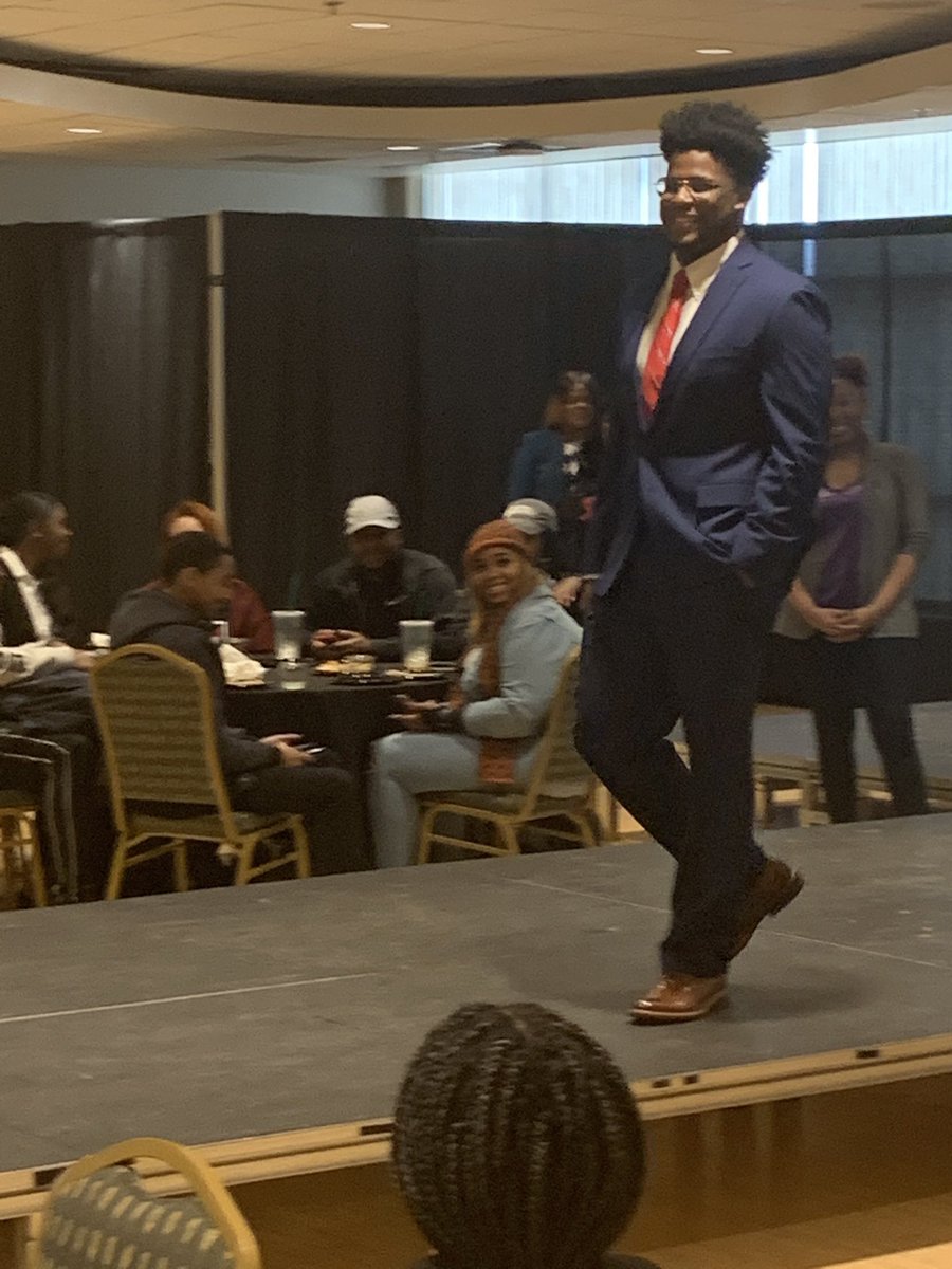 dklove's tweet photo. Partnering with stylists from @Macys Lexington Fayette Mall, our @KyStateU students expanded their knowledge of professional and business casual dress at today’s Dress Seminar and Fashion Show. 
#DressedForSuccess #KSUForward https://t.co/9EZWezwqmK