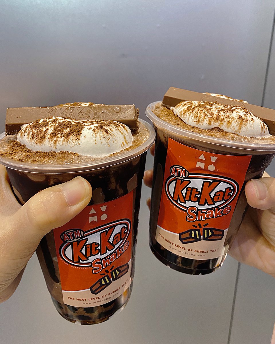 ginguntherfood's tweet photo. #KitKatShake เมนูใหม่ต้อนรับเดือนแห่งความรักกกก ❤️🤎 คิตแคทปั่นกับ Dark Chocolate เข้มข้น โปะหน้าด้วยมูสครีมนม คิตแคท และไข่มุกด้านล่างด้วย
📍ATM Tea Bar
@aroii @aroiialot @EatnEnjoyLife #อร่อยไปแดก #ชานมไข่มุก #อร่อยบอกต่อ https://t.co/BYT6Vo9Pe5